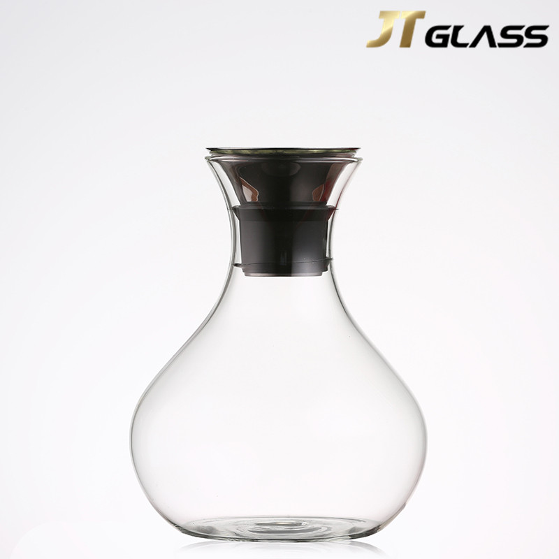 Handmade Mouth Glass Pitcher with Lid And Spout Glass Water Carafe 